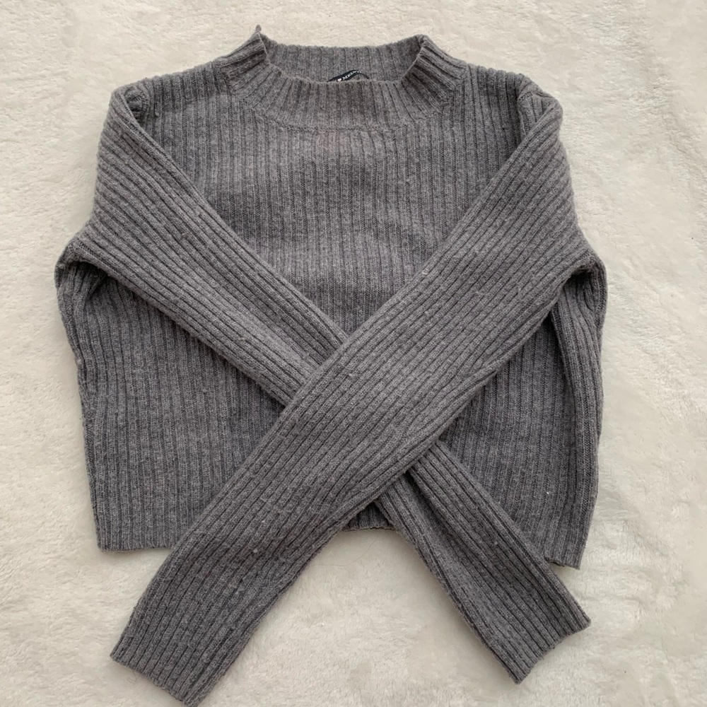 Brandy Melville Cropped Sweater